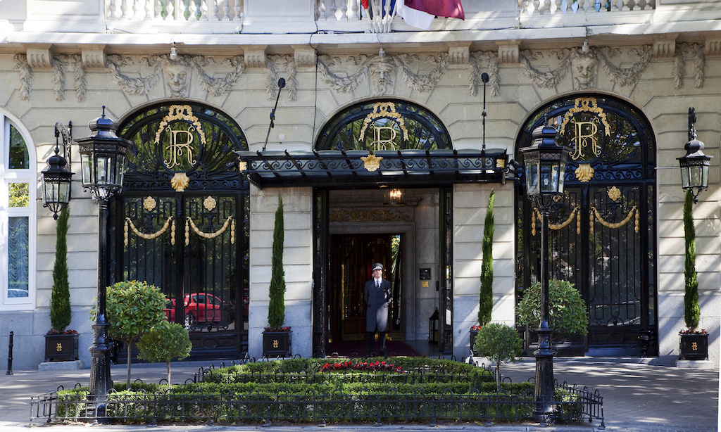 Mercadillo de Navidad solidario y Acción de Gracias en el Ritz